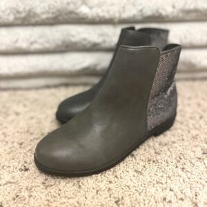 Girls Sparkle boot size 3